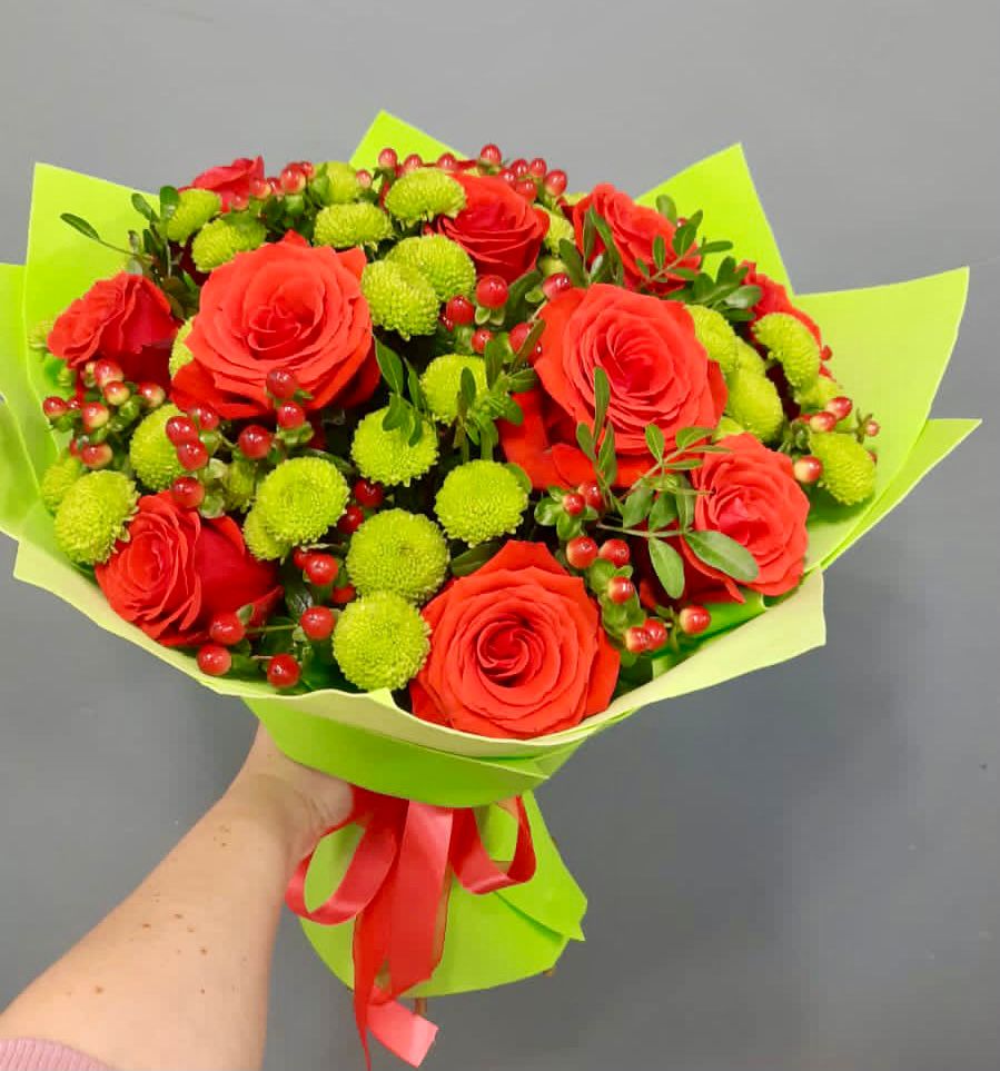 Букет цветов из: Хризантемы и Розы в Мичуринске