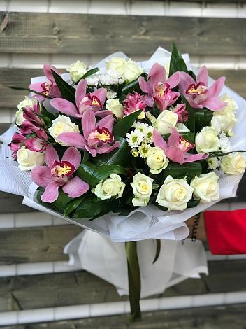 Букет цветов из: Розы и Хризантемы в Мичуринске
