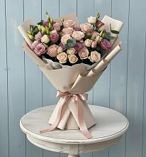 Букет цветов из:  Розы и Лизиантусы в Мичуринске