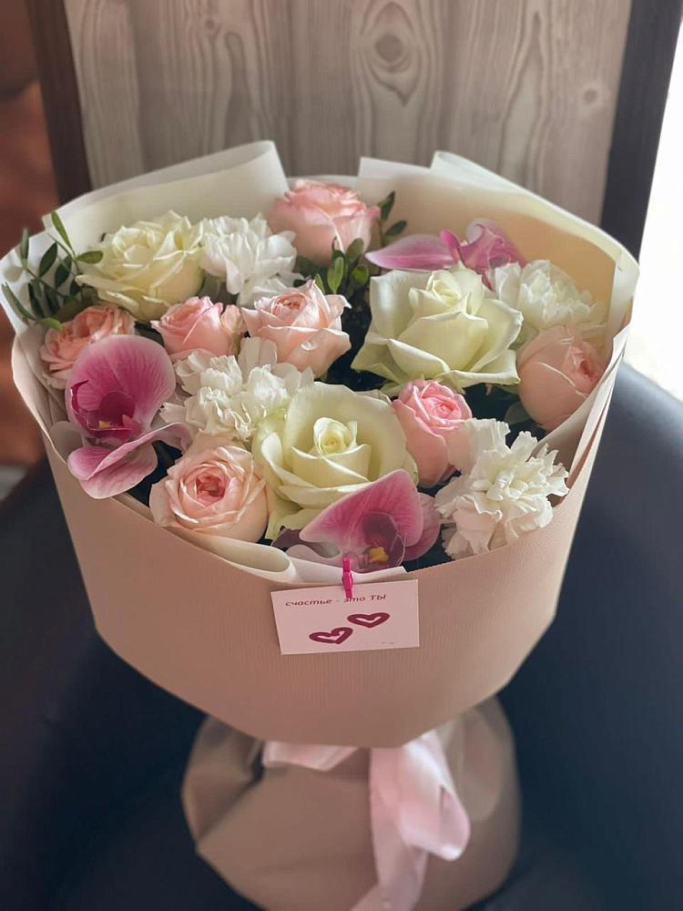 Букет цветов из: Орхидеи, Розы и Гвоздики в Мичуринске