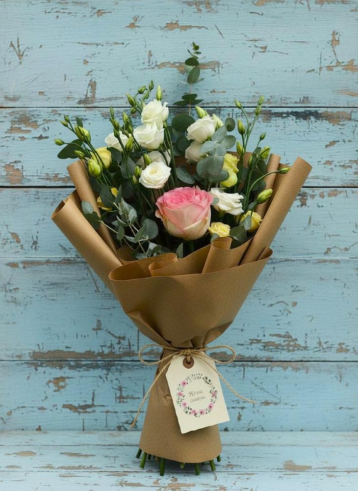 Букет цветов из: Розы и Лизиантусы в Мичуринске