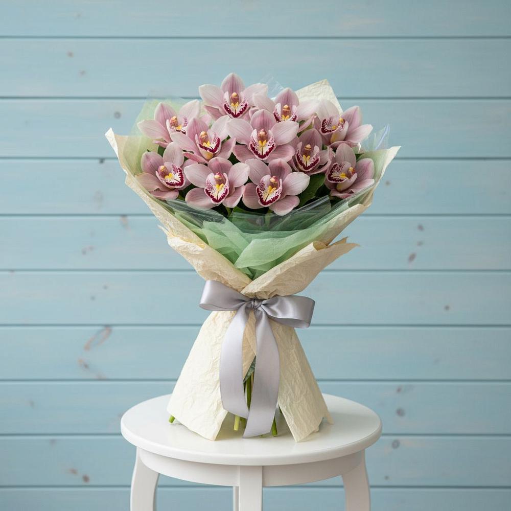 Букет цветов из: Орхидеи и Розы в Мичуринске