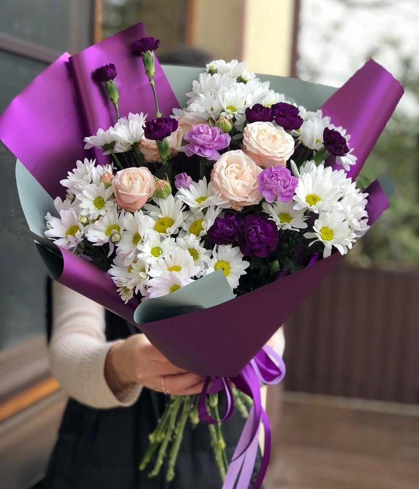 Букет цветов из: Хризантемы, Гвоздики и Розы в Мичуринске