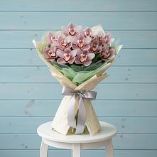 Букет цветов из:  Орхидеи и Розы в Мичуринске