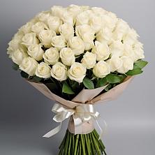 Букет 101 беля роза Белоснежка в Мичуринске