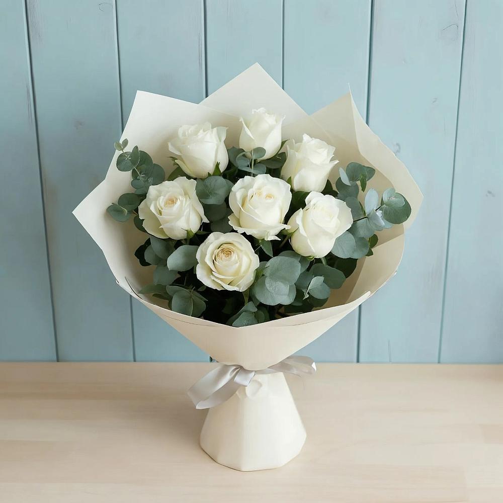 Букет Белые розы в Эвкалипте в Мичуринске