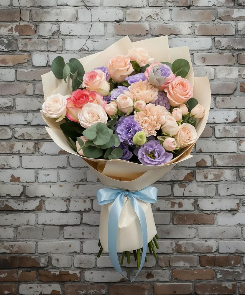 Букет цветов из: Розы, Лизиантусы и Гвоздики в Мичуринске