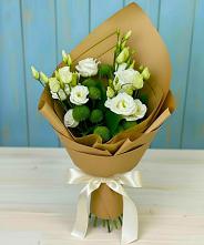 Букет цветов из:  Хризантемы и Лизиантусы в Мичуринске