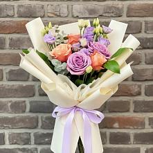 Букет цветов из:  Лизиантусы и Розы #REPLACE_PRED# Мичуринске