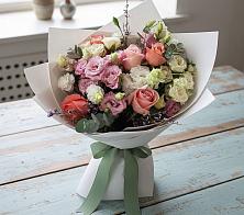 Букет цветов из:  Розы, Лизиантусы и Гвоздики в Мичуринске