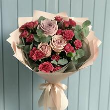 Букет цветов из:  Гвоздики и Розы в Мичуринске