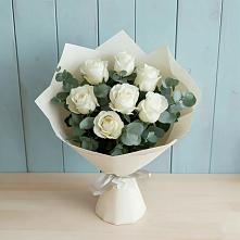 Букет Белые розы в Эвкалипте в Мичуринске
