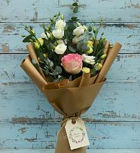 Букет цветов из:  Розы и Лизиантусы в Мичуринске