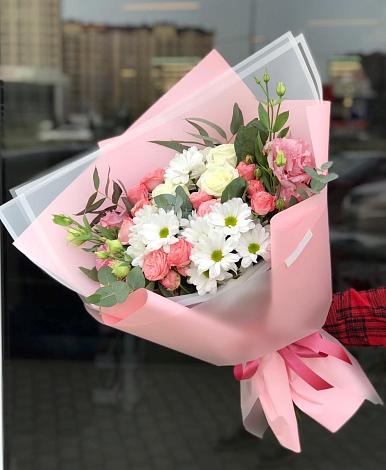 Букет цветов из: Розы, Лизиантусы и Хризантемы в Мичуринске