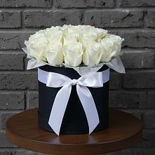 Цветочная композиция из Розы в шляпной коробке в Мичуринске